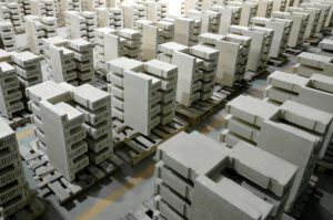 Ziegelsteine als Energiespeicher: In der Wärme-Batterie wird überschüssiger Strom in Hitze umgewandelt und in feuerfesten Steinen gespeichert – einem bewährten Industriematerial, das seit Jahrhunderten extreme Temperaturen aushält. © Rondo Energy