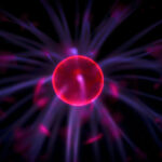 roter Lichtball mit schwarzem Hintergrund