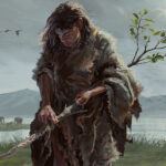 Die künstlerische Darstellung zeigt eine Frau im Paläolithikum, die in Marathousa 1 mit einem Steinwerkzeug einen Grabstock aus Erlenholz formt.