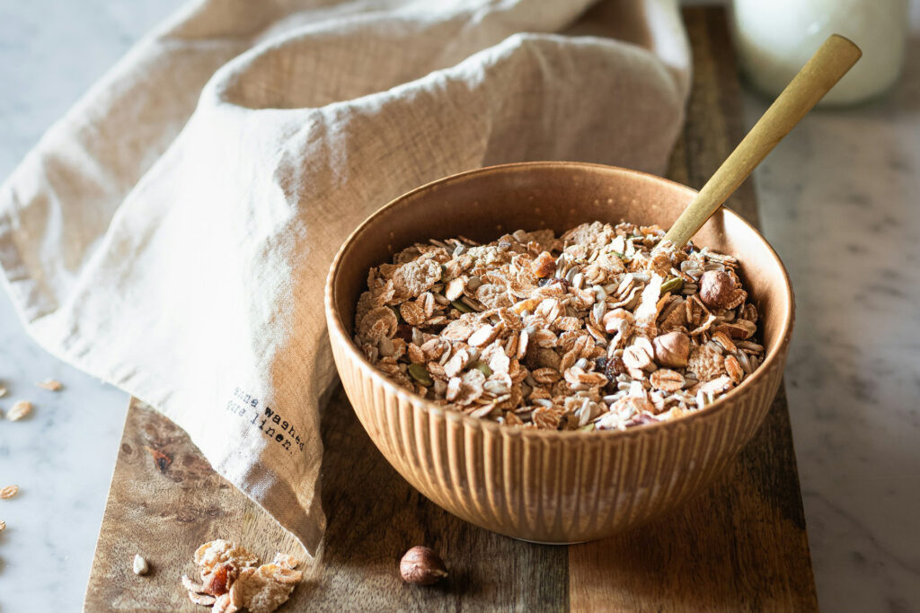 Haferflocken in einer Schüssel