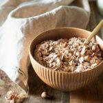 Haferflocken in einer Schüssel