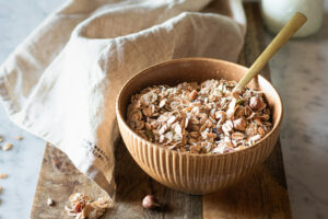 Haferflocken in einer Schüssel