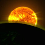 Hubble filmt den Aufgang der Sonne über der Erde im All