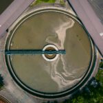 Bestimmte Bakterien können Methan abbauen und das klimaschädliche Gas in nutzbare Produkte wie Treibstoff, Tierfutter oder Bioplastik umwandeln.