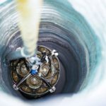 IceCube erweitert seinen Neutrino-Detektor um 650 Sensoren und misst nun auch schwächere Signale aus Sternexplosionen.