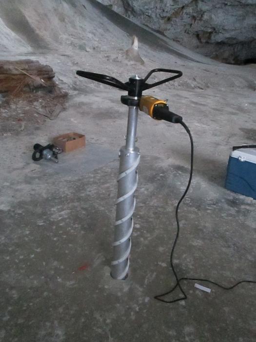 Aus der sogenannten „Großen Halle“ der Höhle entnahmen die Forscher einen 25 Meter langen Eiskern, der rund 13.000 Jahre Erdgeschichte dokumentiert. © Itcus C.