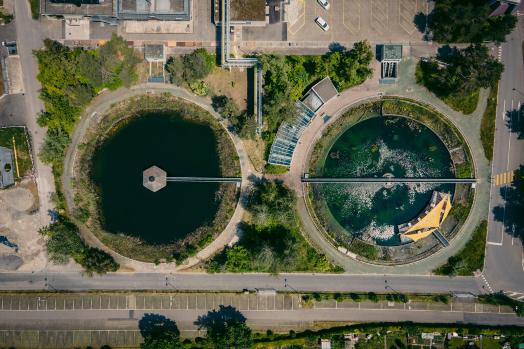 Kläranlage aus der Vogelperspektive