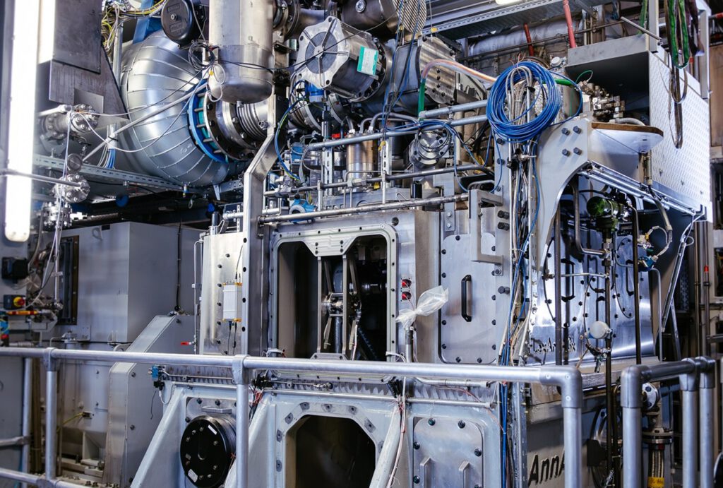 Der Einzylinder vom Typ 35/44DF H2 lief Ende 2025 am Standort Augsburg erstmals vollständig mit 100 Prozent Wasserstoff.