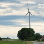 Windräder lösen vielerorts Sorgen aus: Eine Studie findet jedoch keine messbaren Hinweise auf Gesundheitsschäden in typischer Wohnortnähe.