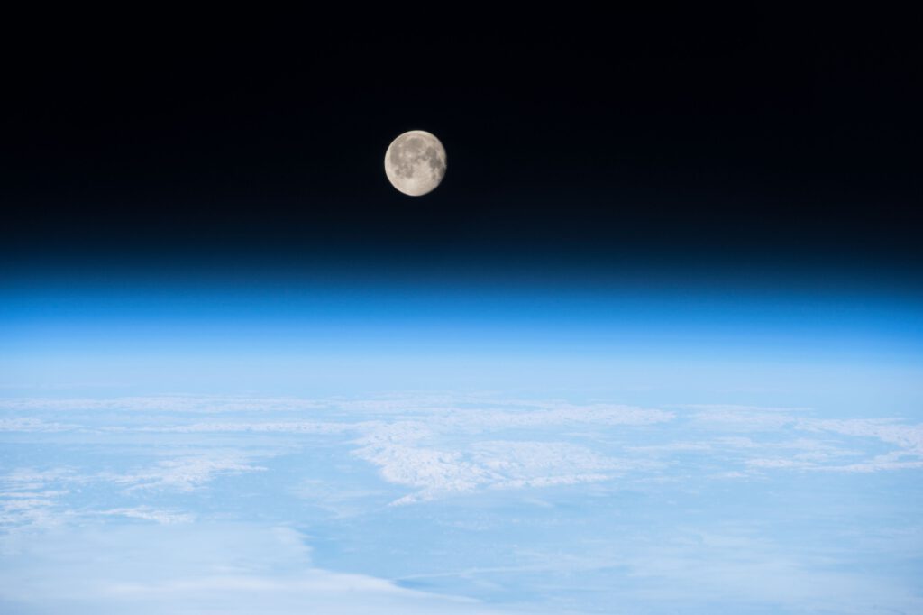 China bereitet eine bemannte Landung vor und entwickelt dafür Technik und Training weiter.