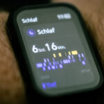 Smartwatches können Schlafphasen nur näherungsweise erfassen. In der Studie wurden die Schlafdaten von fast 96.000 Menschen über Bewegungssensoren ausgewertet. © Pexels