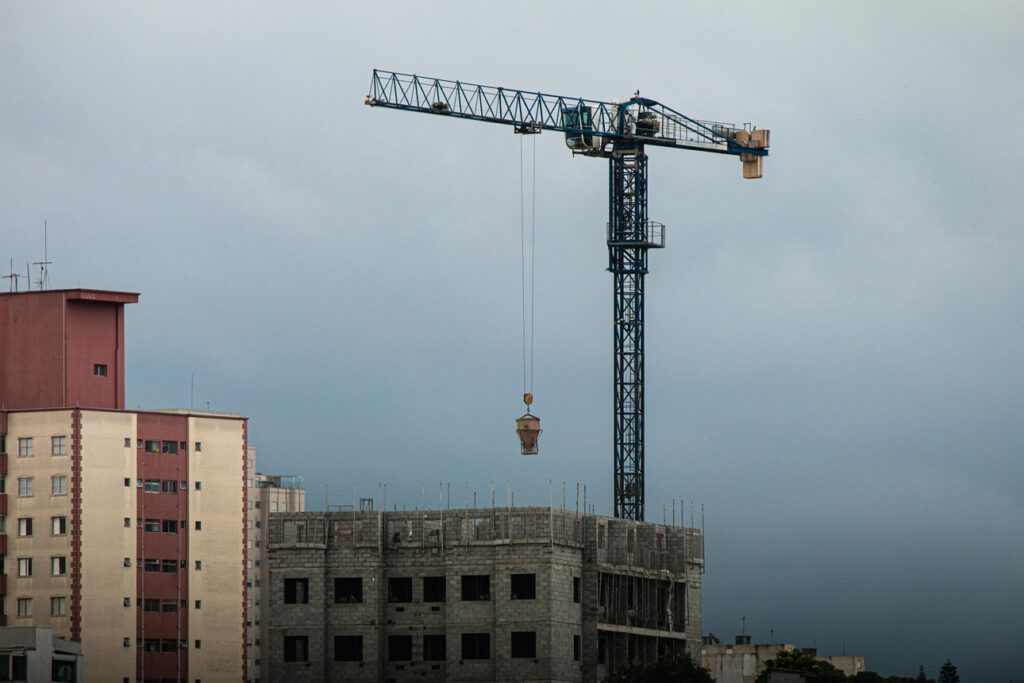 Beton als Klimaspeicher: Forscher können nun erkennen, ob das gebundene CO₂ aus Abgasen stammt oder aus der Umgebungsluft.