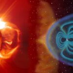 Eine Plasmawolke der Sonne trifft auf das Erdmagnetfeld. Solche Sonnenstürme können Satelliten beschädigen, Navigation stören und Stromausfälle auslösen.