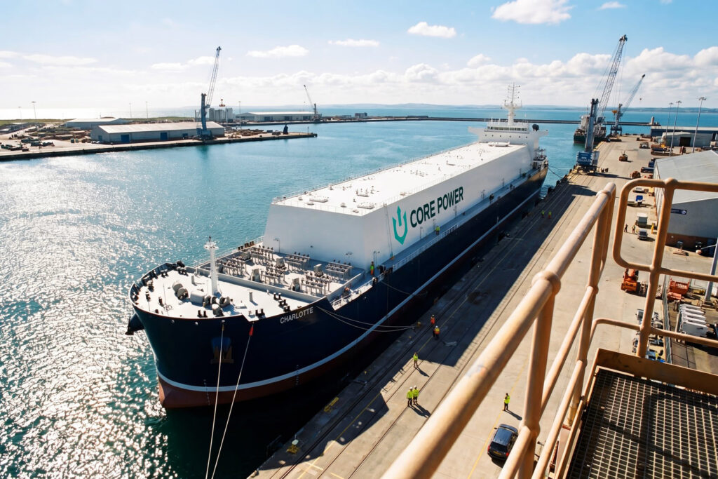 Ein Mini-Atomkraftwerk aus der Werft: Core Power prüft, ob der mPower-Reaktor von BWXT künftig auf schwimmenden Plattformen Strom für Häfen und Industrie liefern kann. © Core Power