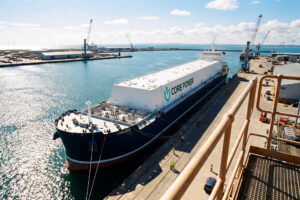 Ein Mini-Atomkraftwerk aus der Werft: Core Power prüft, ob der mPower-Reaktor von BWXT künftig auf schwimmenden Plattformen Strom für Häfen und Industrie liefern kann. © Core Power