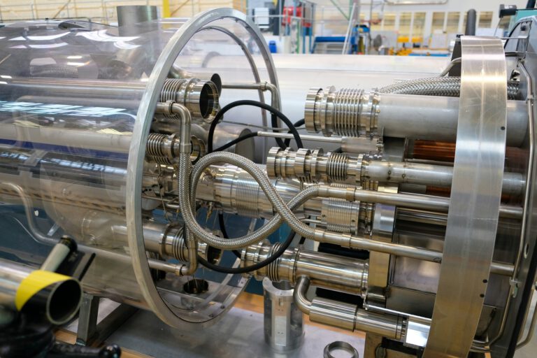 Hightech für die Forschung: Teilchenbeschleuniger ermöglichen Einblicke in die kleinsten Strukturen von Materialien.