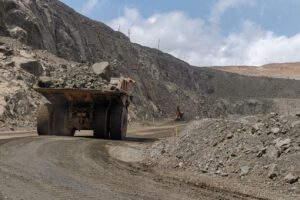 Aus Bergbau-Abfall wird in China wieder wertvolles Eisenerz mit 65 Prozent Eisengehalt.
