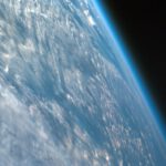 Seit Mitte der 1980er Jahre hat sich die Stratosphäre um rund zwei Grad abgekühlt – obwohl steigendes CO2 den Klimawandel am Boden weiter antreibt. © NASA