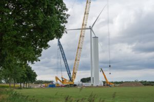 Beim Austausch alter Windräder entscheidet sich, ob wertvolle Bauteile verloren gehen oder noch Jahre weiterarbeiten können. Besonders Fundamente und Infrastruktur bieten großes Einsparpotenzial.