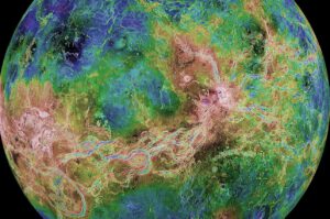 Riesige Grabenbrüche durchziehen die Venus und liefern neue Hinweise darauf, dass der heiße Planet geologisch noch immer aktiv ist. © NASA/JPL/USGS