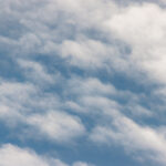 In der Arktis entstehen Wolken offenbar auch durch Partikel aus Schmelzwasser auf dem Meereis. © Colorado State University/Walter Scott, Jr. College of Engineering