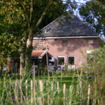 Beim Hauskauf entfällt mehr als 15 Prozent des Eigenkapitals allein auf Nebenkosten wie Grunderwerbsteuer sowie Notar- und Grundbuchgebühren. © Pexels