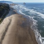 Luftbildaufnahme der Pazifikküste in Oregon