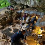 Ausgrabungen in der Höhle von Tourtoirac in Frankreich, wo Überreste von drei in der Studie untersuchten Neandertalern gefunden wurden.