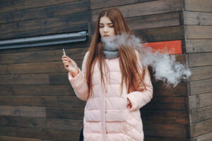 Jugendliche vapt