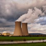 Das Kernkraftwerk Hameln in Niedersachsen lieferte fast 37 Jahre Strom. Ende 2021 wurde der Reaktor abgeschaltet, inzwischen läuft der Rückbau.