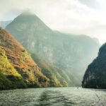 Der Jangtse zieht sich durch Chinas Landschaft – während der Rekordhitze 2022 stiegen über seinem Flussbecken die Ozonwerte deutlich an.