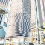Zementwerke könnten künftig mehr CO₂ aus der Luft holen, als sie selbst verursachen. Eine neue Technik mit Kalk macht das theoretisch möglich.
