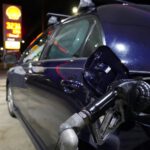 Vor allem Familien mit niedrigen und mittleren Einkommen profitierten zuletzt von der geringeren Teuerung an der Tankstelle. Laut IMK sank der Beitrag der Kraftstoffpreise zu ihrer Inflationsrate seit April um 0,8 Prozentpunkte. © Unsplash