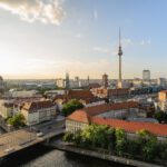 Berlin ist Deutschlands größter Standort für KI-Start-ups: Ende 2025 saßen dort rund 700 der etwa 2300 jungen KI-Unternehmen. © ArildV via Wikimedia Commons unter CC BY-SA 4.0