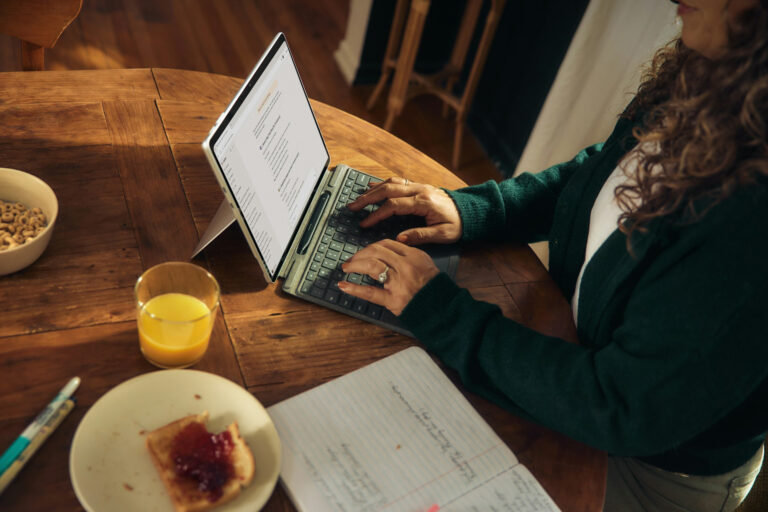 Selbst GPT-5 lieferte in der Studie mindestens 18,7 Prozent weniger unterschiedliche Informationen als eine Google-Suche. © Unsplash