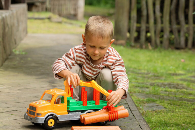 Manche Kinder verbringen freiwillig viel Zeit allein, ohne darunter zu leiden. © Pexels