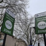 Die Londoner Ultra Low Emission Zone soll besonders schmutzige Fahrzeuge ausbremsen. Seit ihrer Einführung sank vor allem die Belastung mit Stickstoffdioxid deutlich.