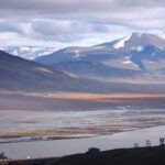 Die Berge rund um Longyearbyen auf Spitzbergen: Der Klimawandel lässt den Permafrost auftauen. Dabei können sich Metalle aus dem Gestein lösen und ins Trinkwasser gelangen.