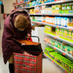 Schon ein Prozentpunkt mehr kann spürbare Folgen haben: Laut Berechnungen träfe eine höhere Mehrwertsteuer Haushalte mit knappen Budgets besonders stark. © Unsplash