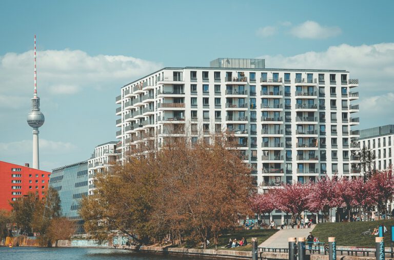 Die Mietpreise steigen langsamer, doch das Angebot bleibt knapp – und die Unterschiede zwischen den Städten sind weiter groß.