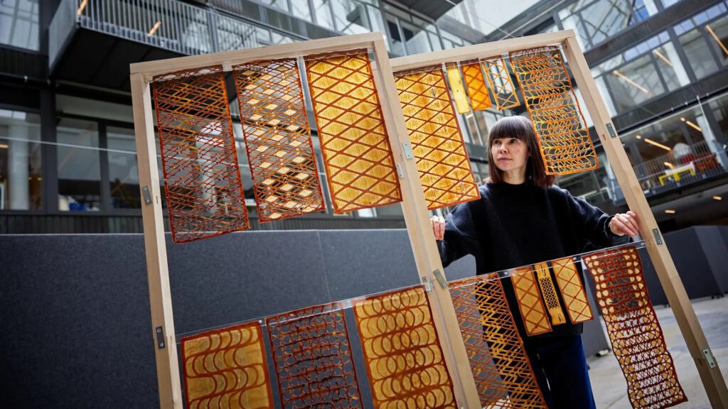 Forscher der Chalmers University of Technology haben aus Hefe ein neues, vollständig biobasiertes Material entwickelt. © Chalmers University of Technology / Henrik Sandsjö
