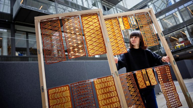 Forscher der Chalmers University of Technology haben aus Hefe ein neues, vollständig biobasiertes Material entwickelt. © Chalmers University of Technology / Henrik Sandsjö