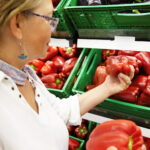 Günstigeres Gemüse erleichtert vielen die Entscheidung für eine gesündere und nachhaltige Ernährung – deutlich mehr als höhere Preise für Fleisch. © Freepik