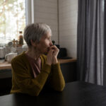 Neue Medikamente gegen Alzheimer sollen den Abbau bremsen, laut Cochrane-Review fällt ihr Nutzen aber gering aus.