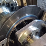 Neue Edelstahl-Bremsscheiben senken Bremsstaub um über 85 Prozent und sollen bis zu 300.000 Kilometer halten.