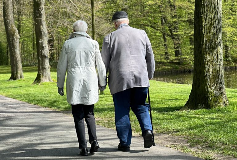 Im Alter werden Knochen oft brüchig – ein neuer Rezeptor könnte helfen, sie wieder stärker zu machen.