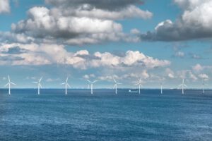 Offshore-Windparks in der Nordsee liefern klimafreundlichen Strom – laut einem Forschungsszenario könnten sie jedoch Luftströmungen verändern und dafür sorgen, dass an Teilen der deutschen Küste weniger Regen fällt. © Pexels
