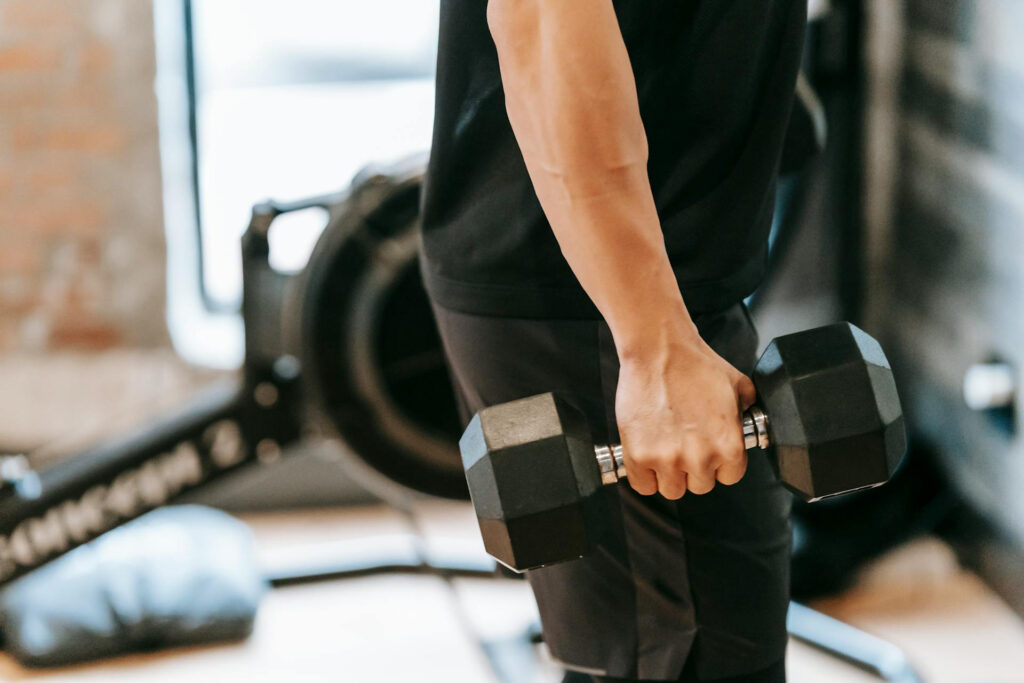 Krafttraining allein entscheidet nicht, ob ein Muskel wächst. © Pexels