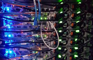 Die Server laufen rund um die Uhr – und geben dabei enorme Mengen Wärme ab. Messungen zeigen: Diese Abwärme kann noch 500 Meter entfernt die Luft erwärmen.