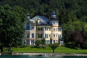 Digitale Karten verorten erstmals die Wohnadressen der Millionäre im Deutschen Kaiserreich. Besonders in Berlin, Hamburg und Frankfurt ballte sich der Reichtum in einzelnen Vierteln. © Unsplash